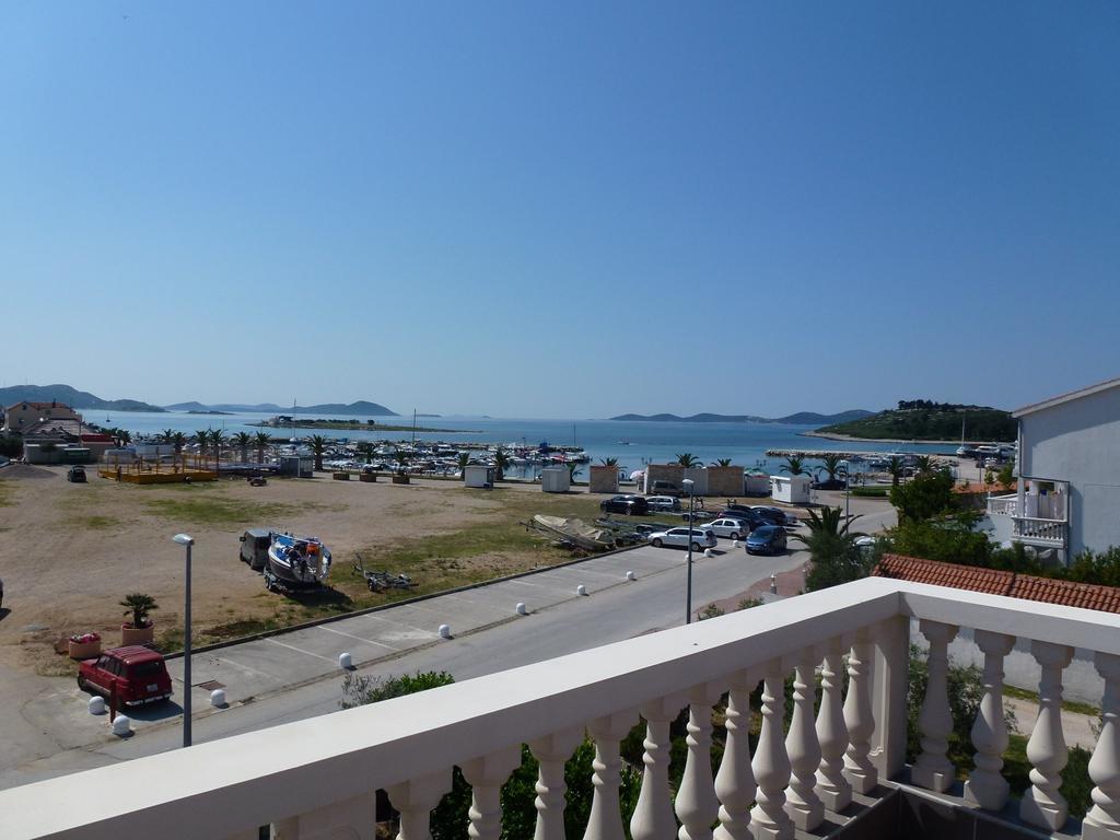Villa Lena Pakostane Bagian luar foto