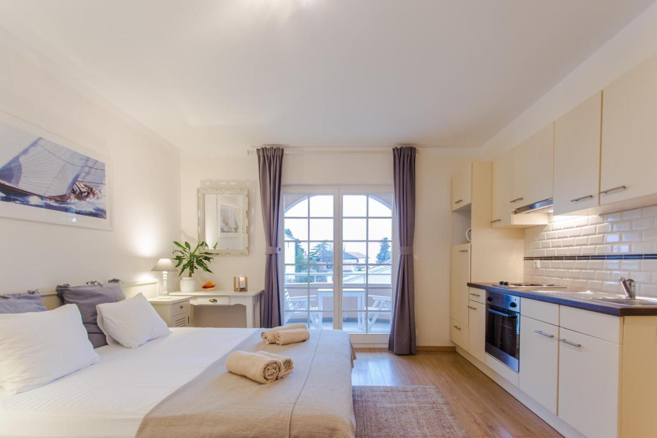 Villa Lena Pakostane Bagian luar foto